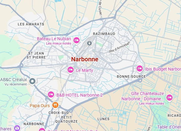 Narbonne : Hôtels, quartiers et plan du centre-ville. Carte de Narbonne. Le centre, les quartiers Razimbaud, Croix-Sud et Bonne Source sont visibles. Localisation des hôtels Le Marty, B&B et Ibis Budget.